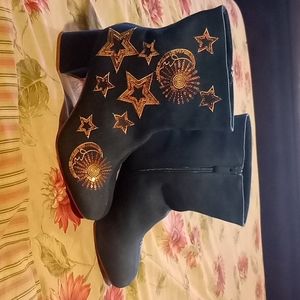 Via Pinky Collection Shoes